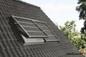 Markiza zaciemniająca VELUX SSS 66cm x 118cm FK06, sterowana solarnie